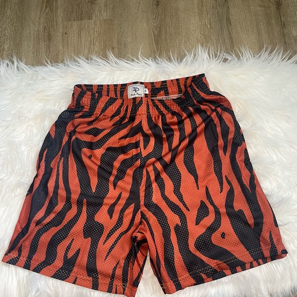 Tiger print Mesh Shorts - Picture 3 of 4